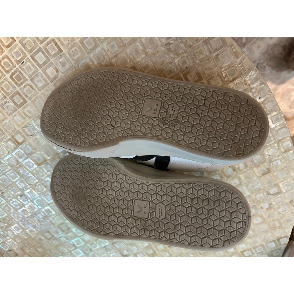 Veja Campo Leather Sneakers, White/Navy, Size 7 - Picture 12 of 15